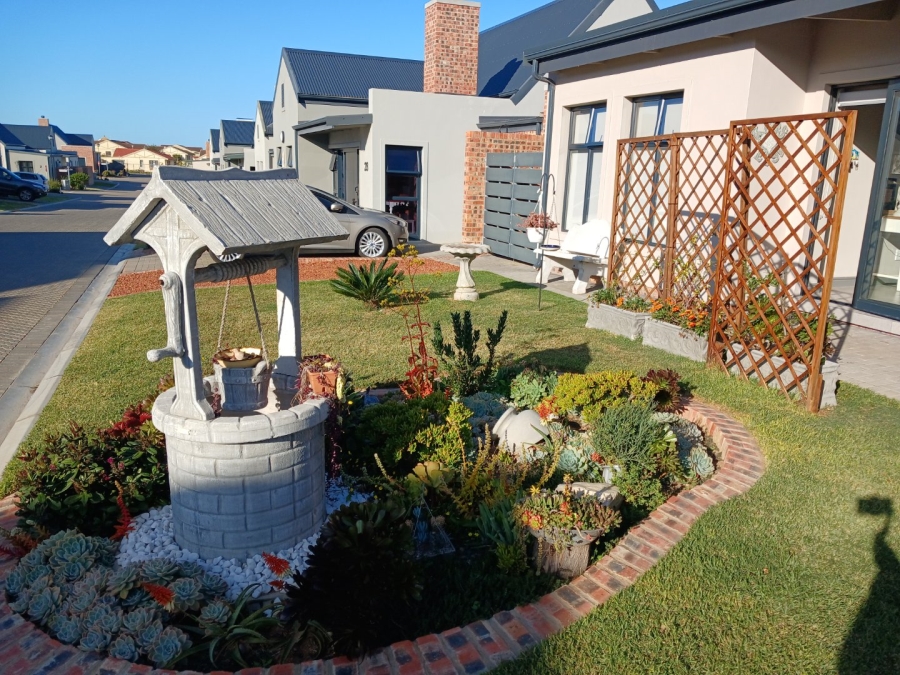 2 Bedroom Property for Sale in Hartenbos Central Western Cape